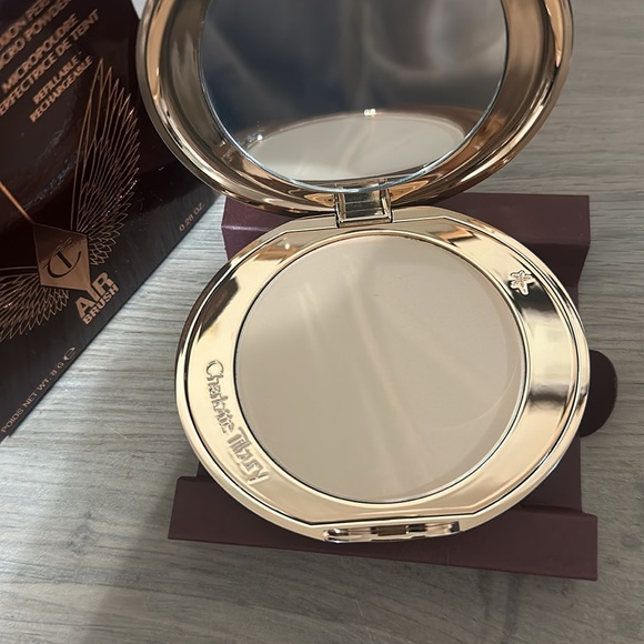 NEW Charlotte Tilbury Airbrush powder - Picture 4 of 13
